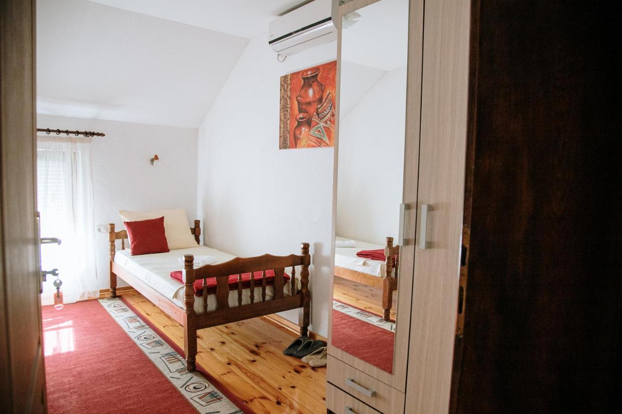 Apartment Ikar Mostar Esterno foto